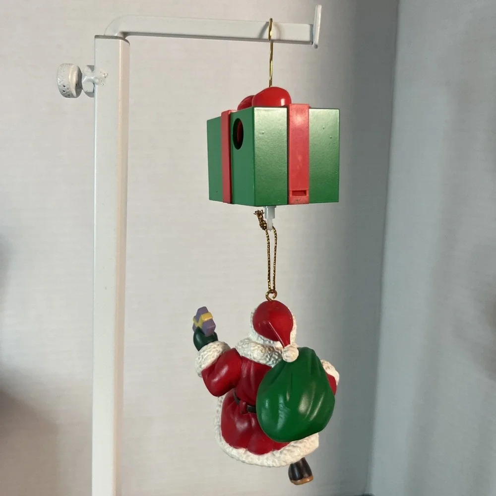 Mistletoe Magic Solar Motion‎ Ornament Spinning Santa Claus Christmas Hanging